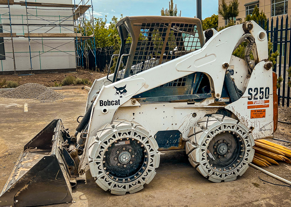 Evolution Wheel Non Marking Airless Skid Steer Tires